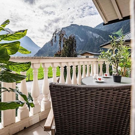 Gaestehaus Wiesengrund & Apart Sporer Mayrhofen Exterior photo