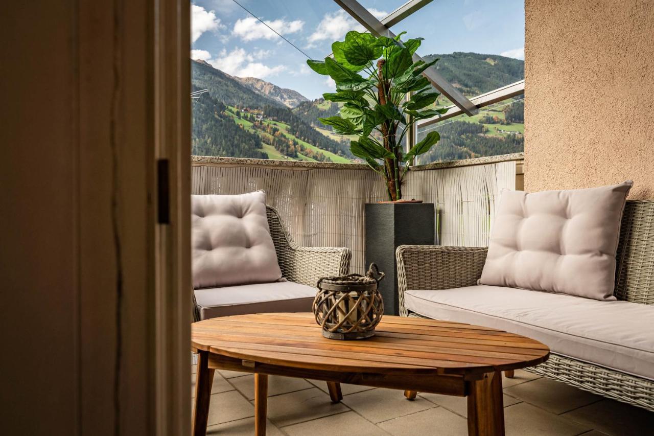 Gaestehaus Wiesengrund & Apart Sporer Mayrhofen Exterior photo