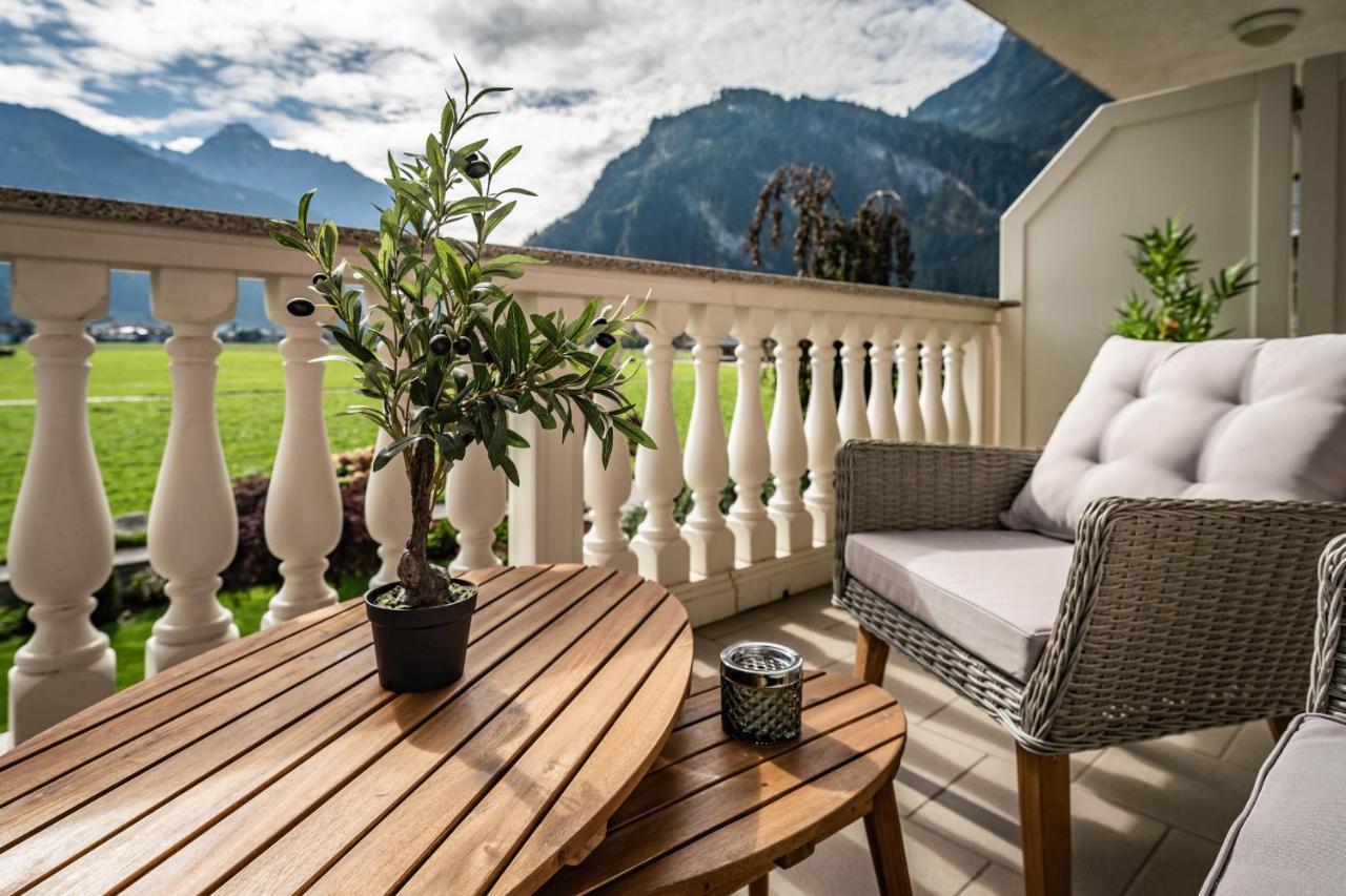 Gaestehaus Wiesengrund & Apart Sporer Mayrhofen Exterior photo
