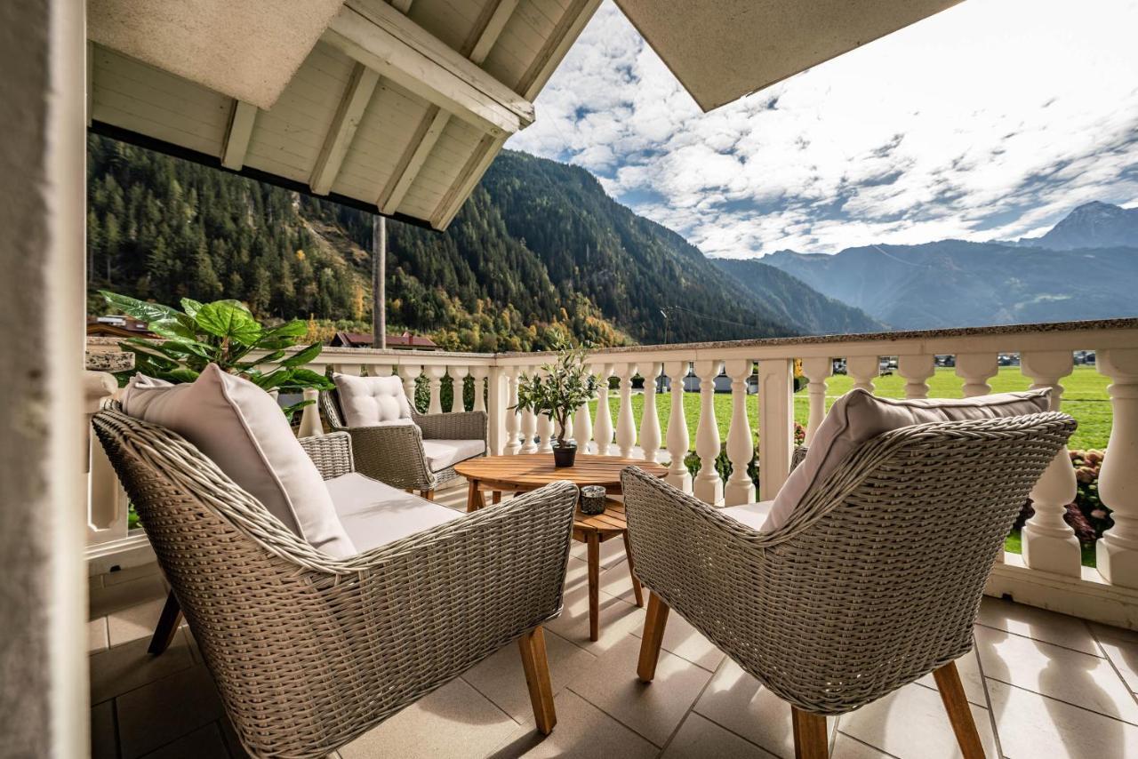 Gaestehaus Wiesengrund & Apart Sporer Mayrhofen Exterior photo