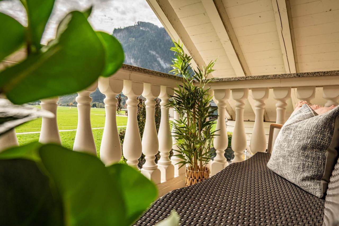 Gaestehaus Wiesengrund & Apart Sporer Mayrhofen Exterior photo