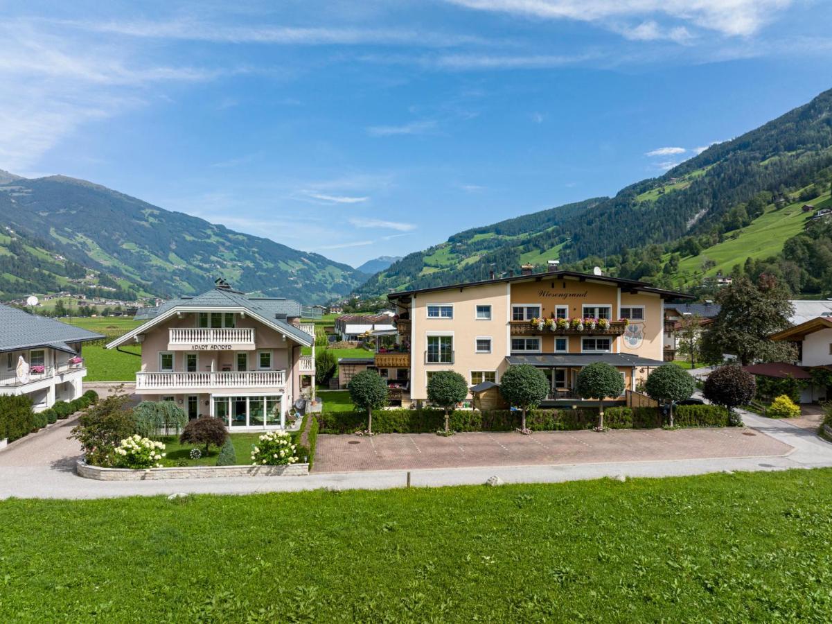 Gaestehaus Wiesengrund & Apart Sporer Mayrhofen Exterior photo