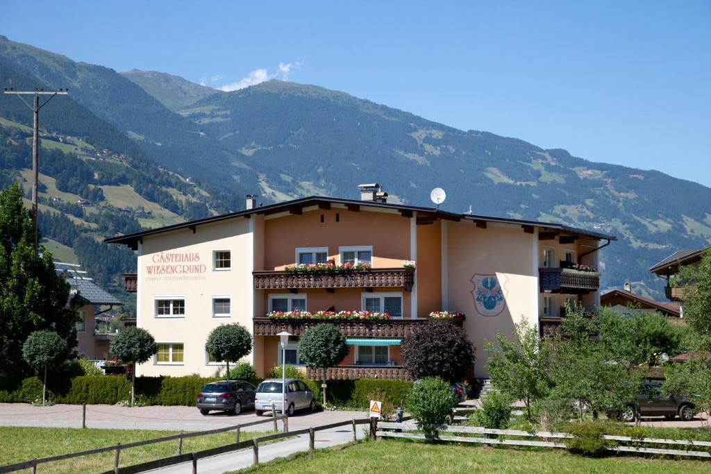 Gaestehaus Wiesengrund & Apart Sporer Mayrhofen Exterior photo
